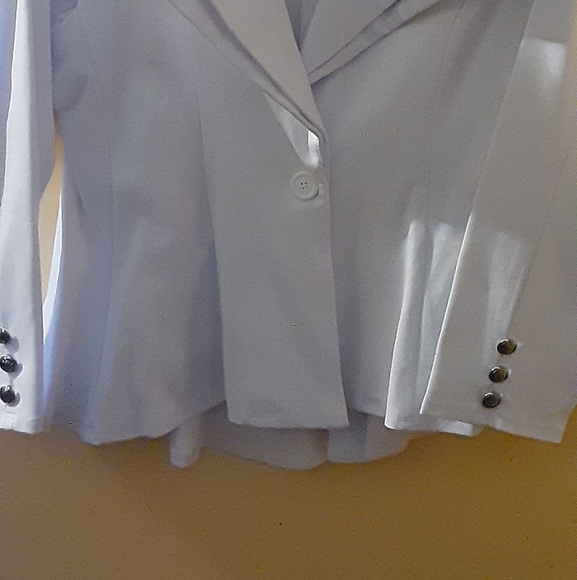 Ladies jacket - Picture 2 of 5